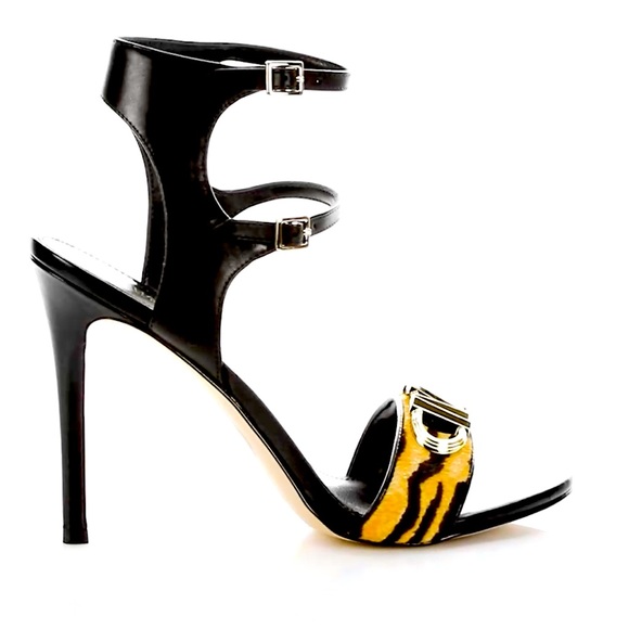 Michael Kors Open Toe Tiger Print Multi Straps Sandals - Picture 2 of 7